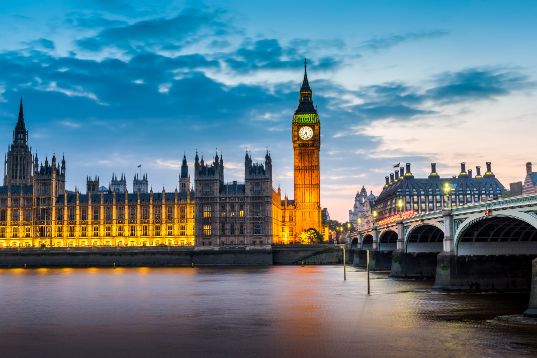 Study in United Kingdom with ScholyHub Consultants